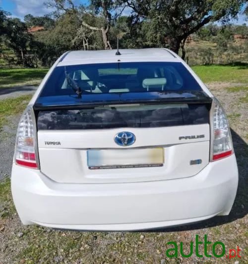 2010' Toyota Prius photo #5