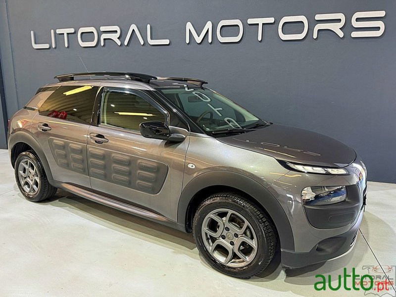 2017' Citroen C4 Cactus photo #1