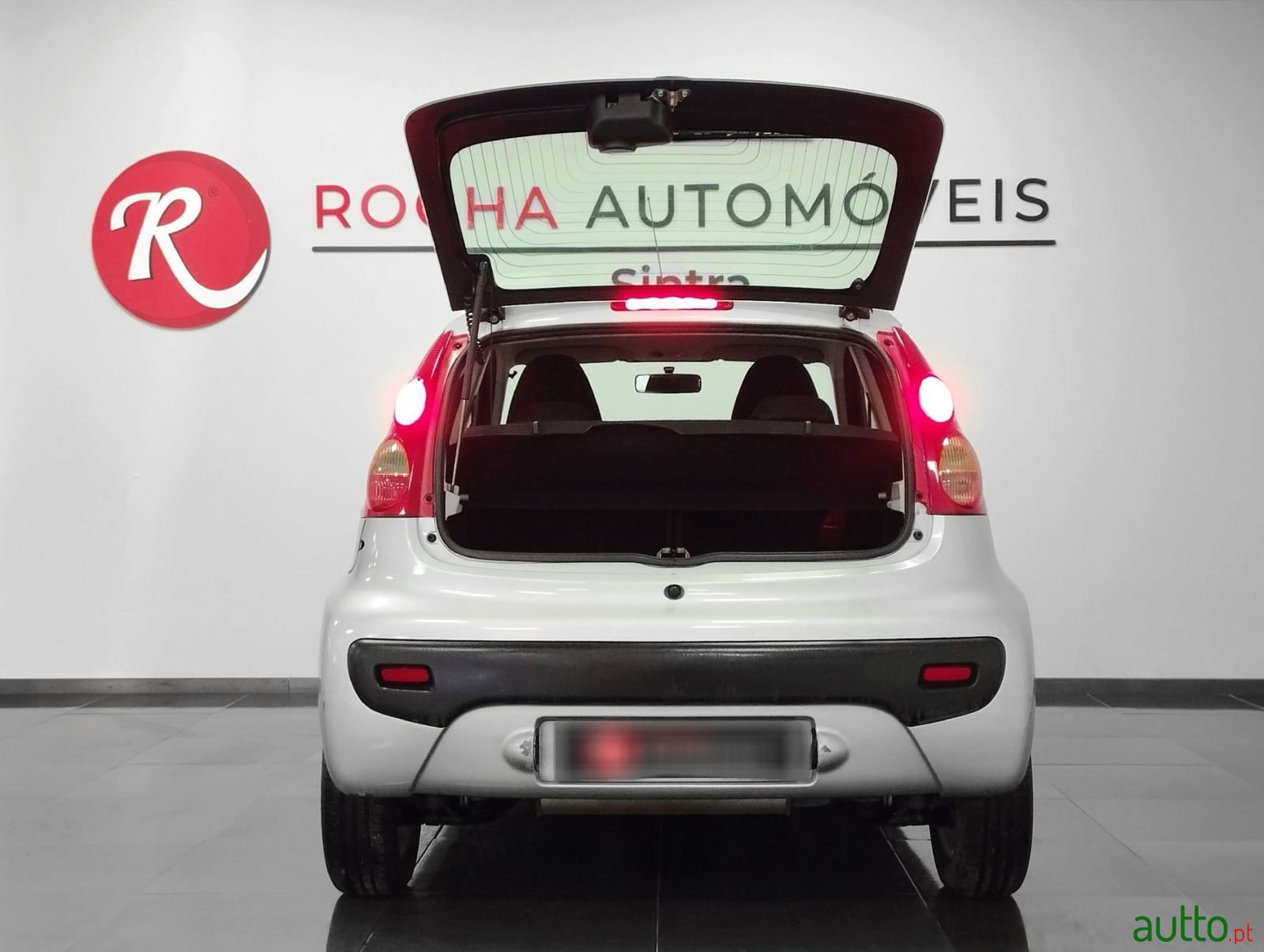 2010' Peugeot 107 photo #5