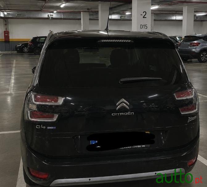2016' Citroen C4 Grand Picasso photo #2