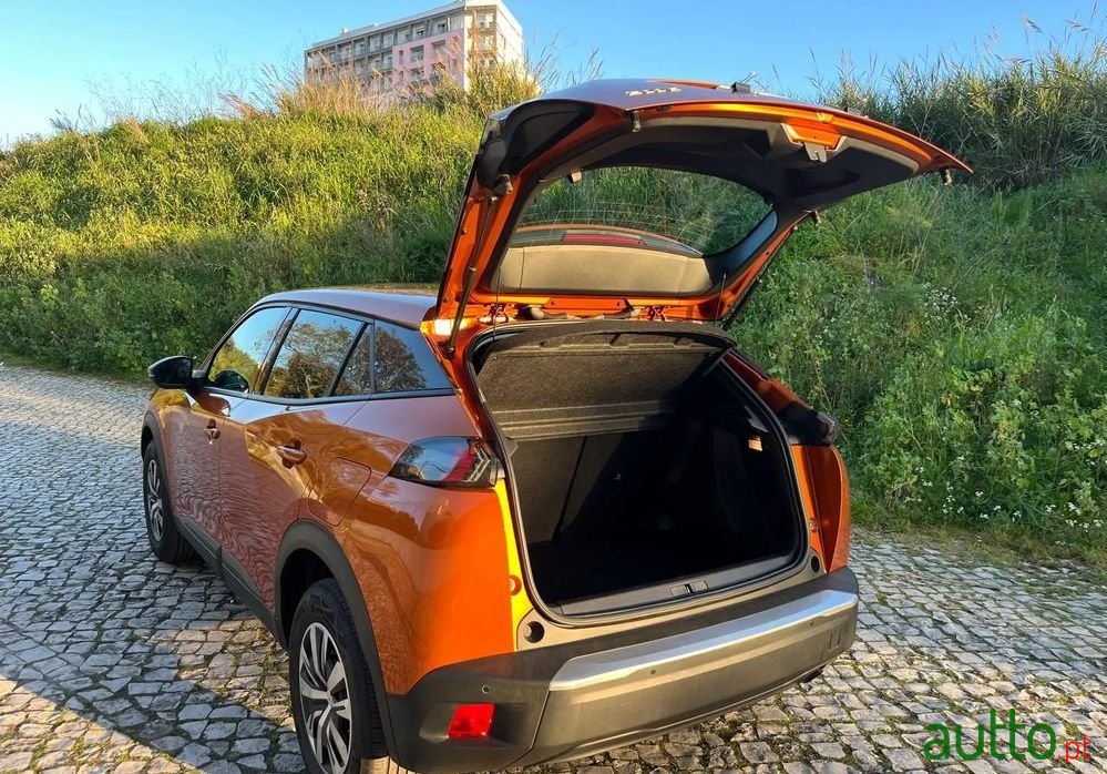 2020' Peugeot 2008 photo #4