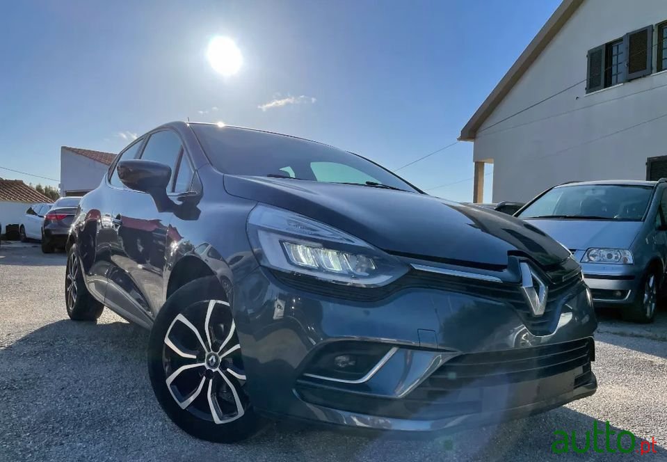 2016' Renault Clio photo #1