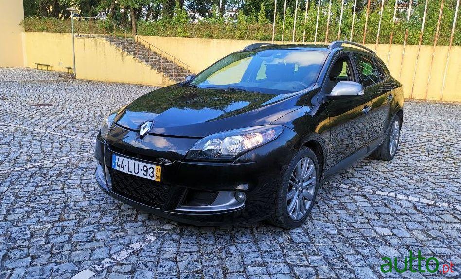 2011' Renault Megane Break photo #3