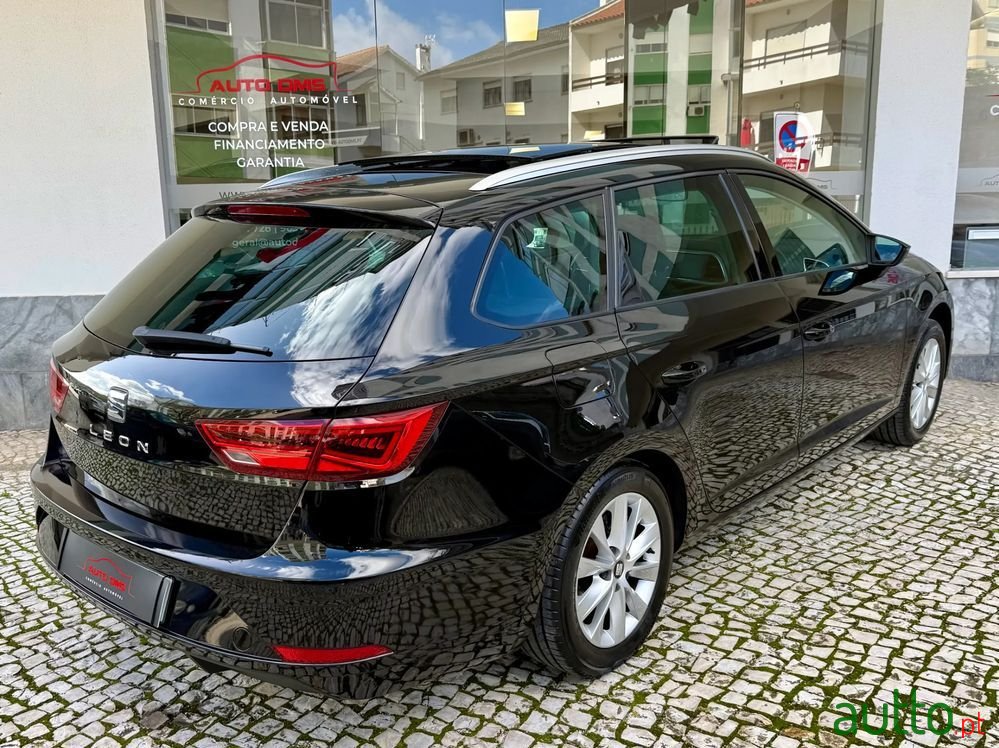 2019' SEAT Leon St photo #4