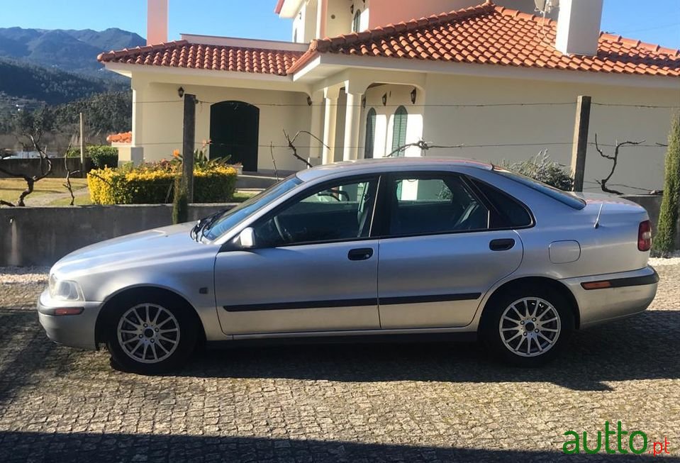 2001' Volvo S40 photo #3