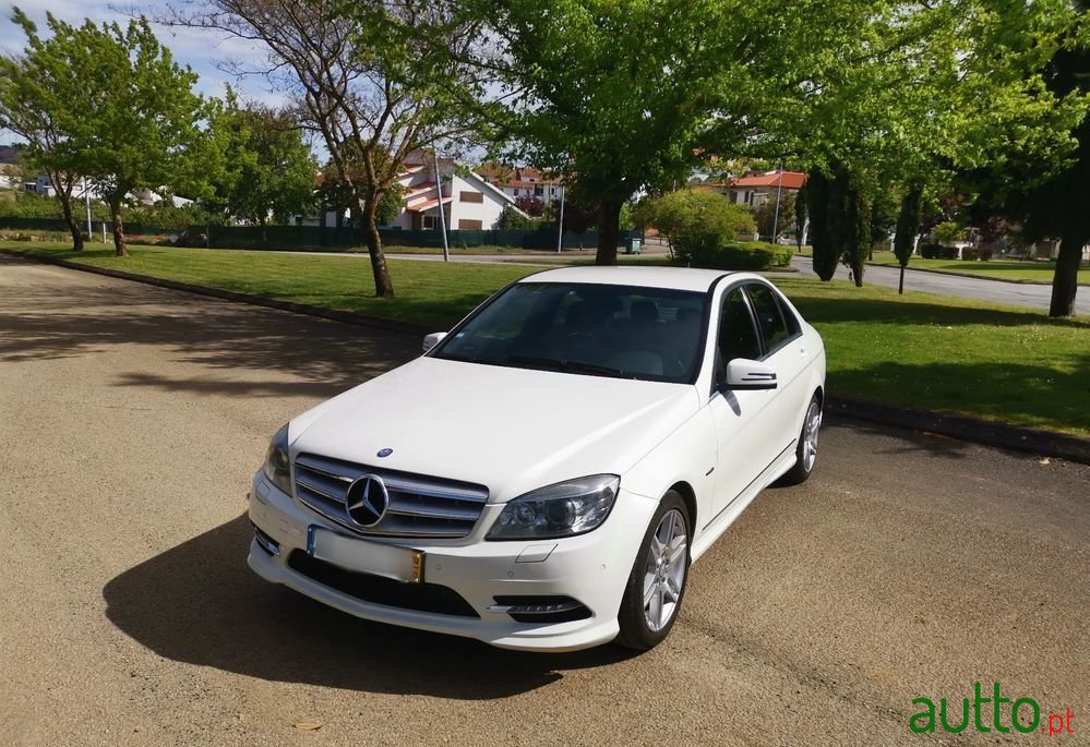 2010' Mercedes-Benz C 250 photo #3