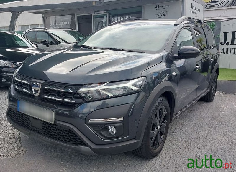 2022' Dacia Jogger photo #1