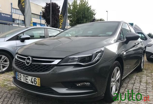 2017' Opel Astra photo #1