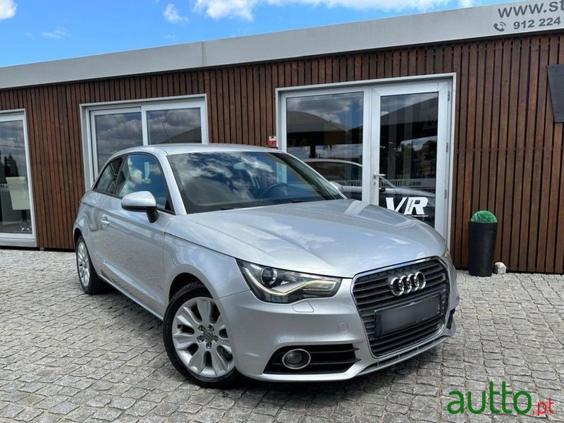 2011' Audi A1 1.6 Tdi Advance photo #3