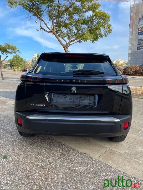 2020' Peugeot e-2008 photo #4