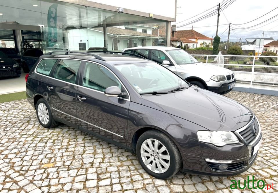 2007' Volkswagen Passat Variant photo #5