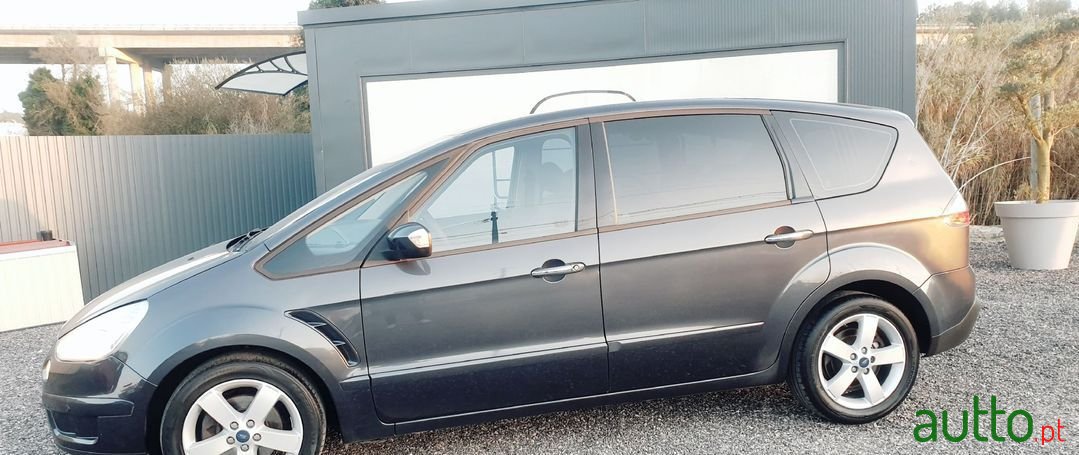 2009' Ford S-Max photo #2