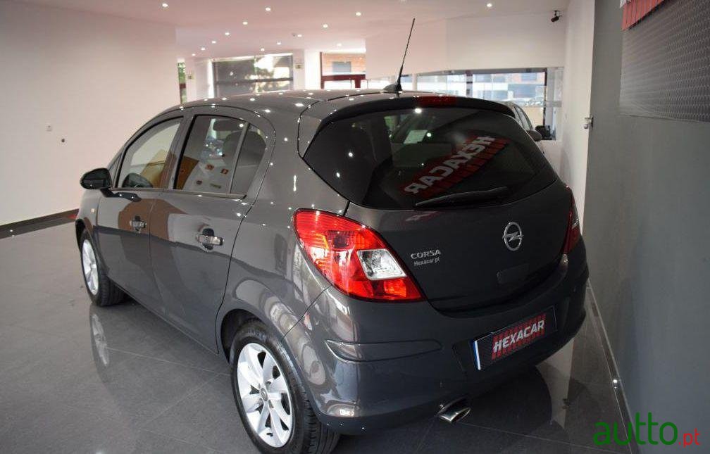 2014' Opel Corsa 1.2 Cosmo GPS Edition photo #1