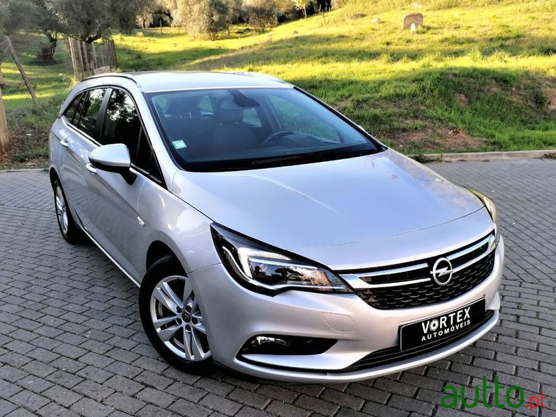 2017' Opel Astra Sports Tourer photo #1