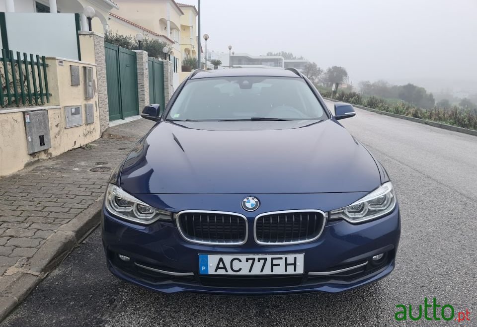 2017' BMW 320 photo #2