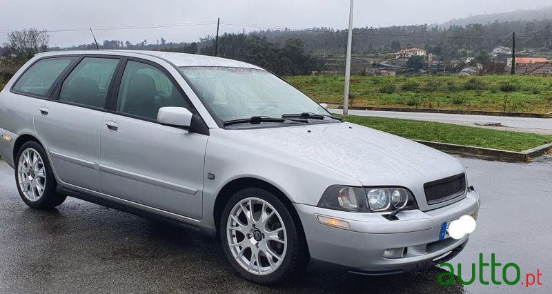 2003' Volvo V40 Sport photo #5