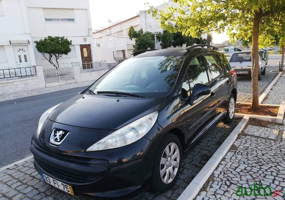 2008' Peugeot 207 Sw photo #2