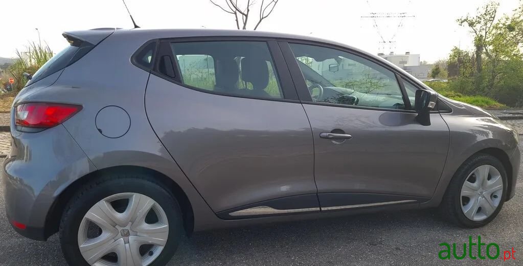 2014' Renault Clio photo #4