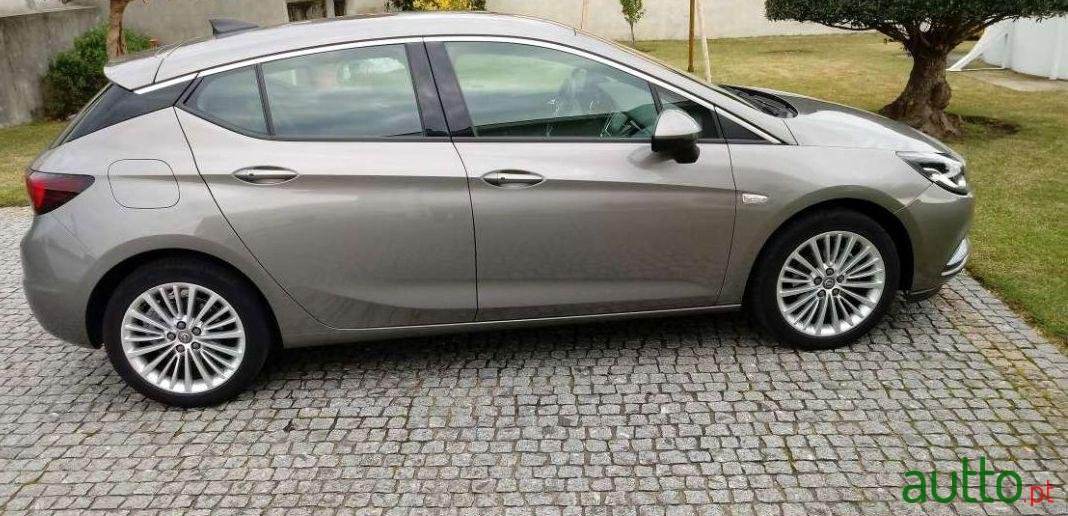 2016' Opel Astra photo #4