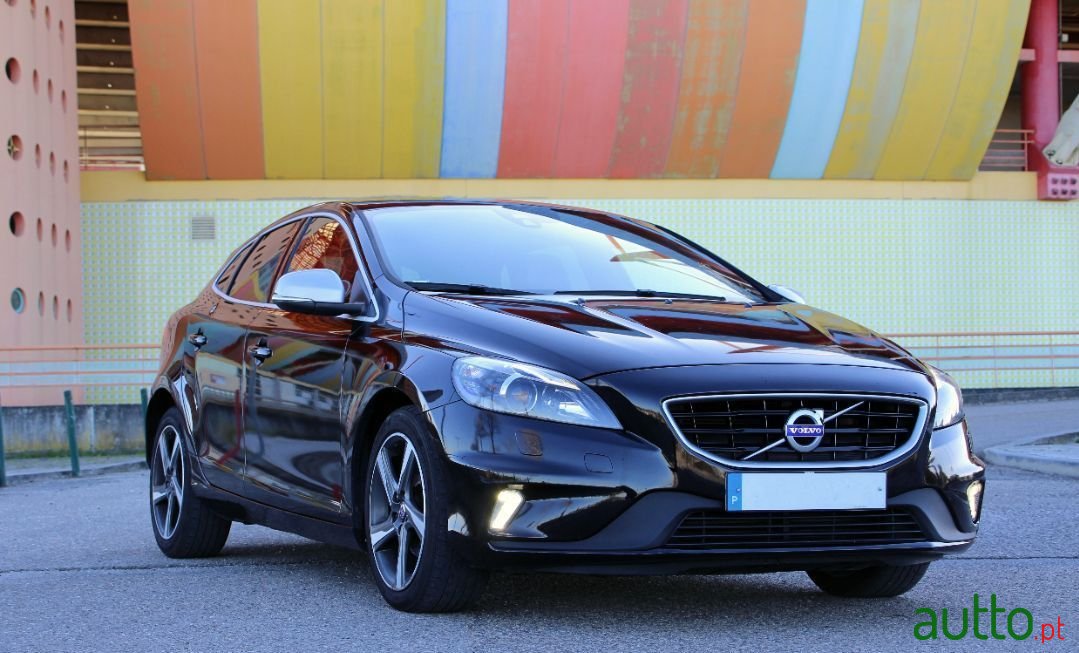 2015' Volvo V40 photo #1