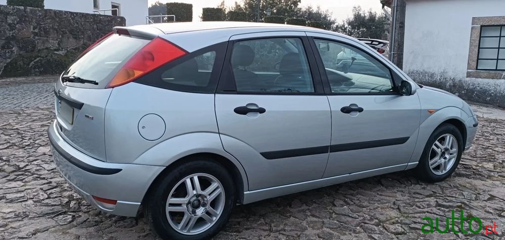 2003' Ford Focus 1.8 Tdci Centennial photo #2