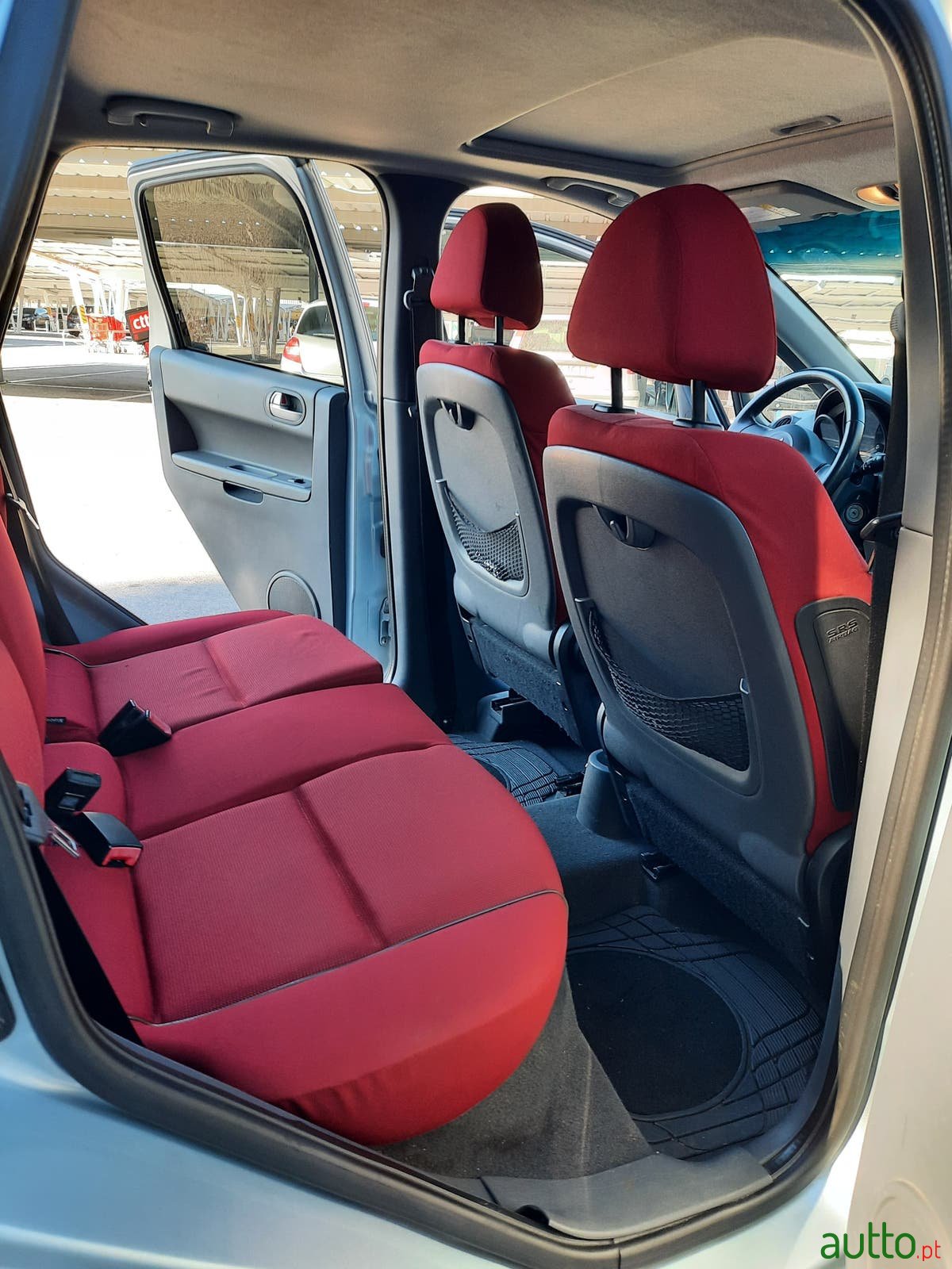 2004' Mitsubishi Colt Z30 photo #7