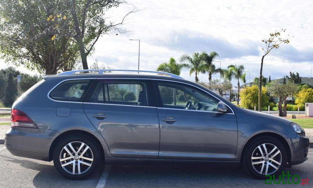 2011' Volkswagen Golf Variant photo #4