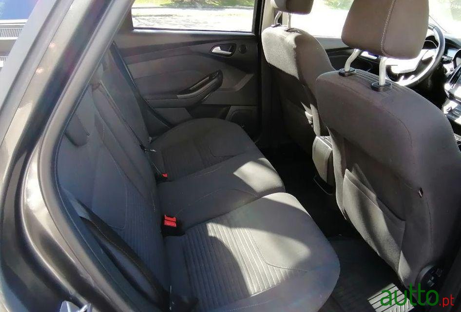 2015' Ford Focus Sw photo #3