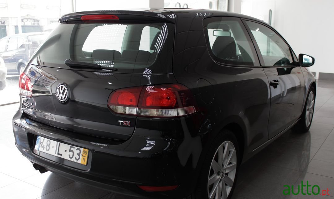 2009' Volkswagen Golf photo #4