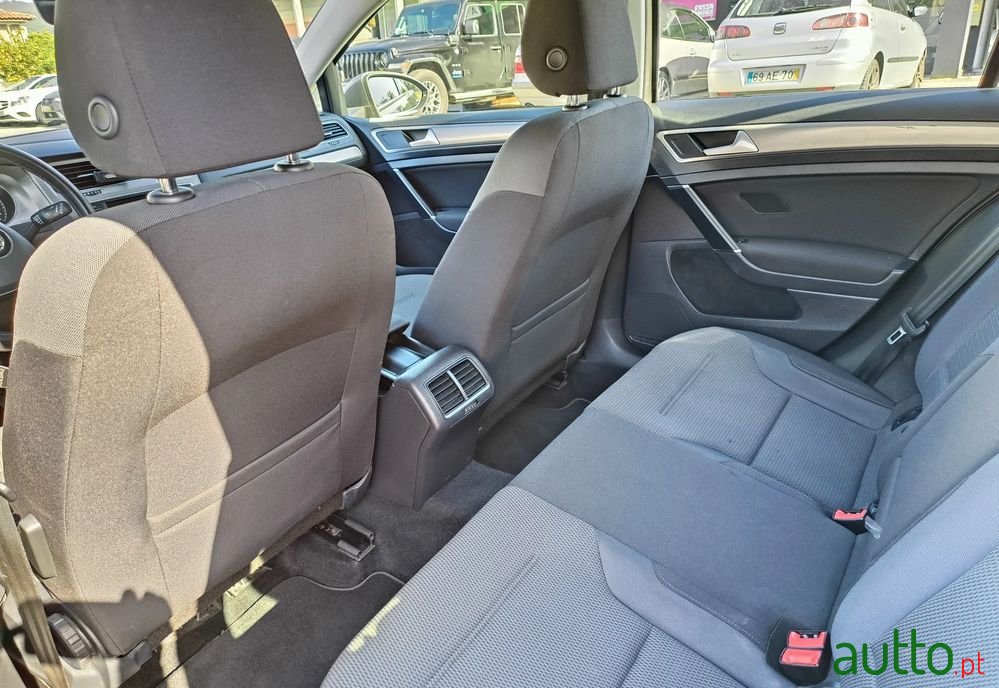 2016' Volkswagen Golf Variant photo #5