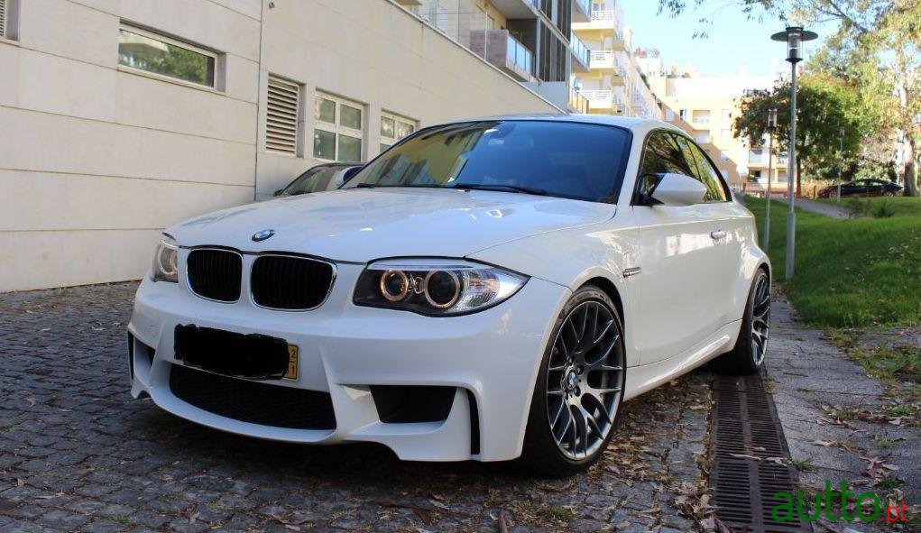 2012' BMW 118 D Coupé photo #2