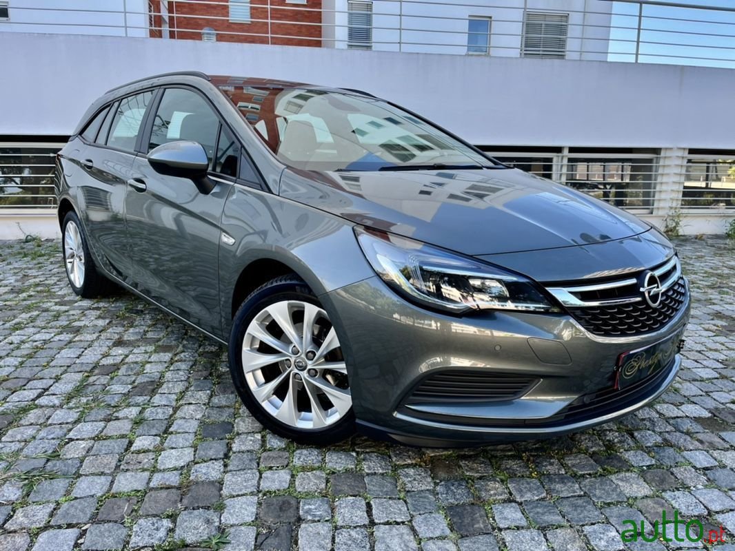 2018' Opel Astra Sports Tourer photo #3