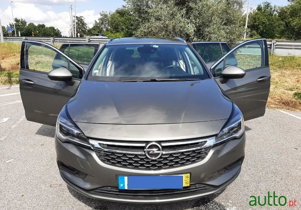 2016' Opel Astra photo #1