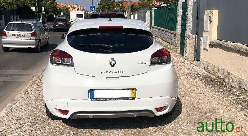 2012' Renault Megane photo #3