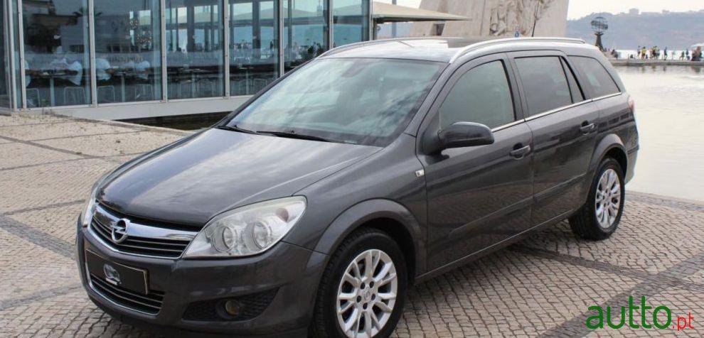 2009' Opel Astra Caravan photo #3