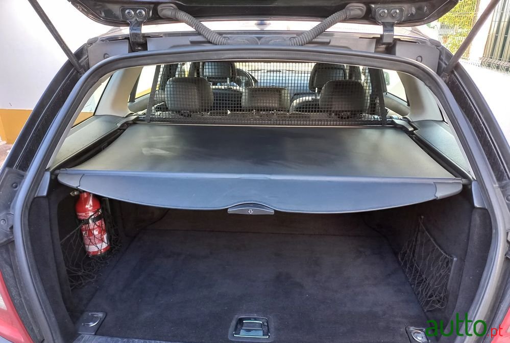 2008' Mercedes-Benz 200 photo #4