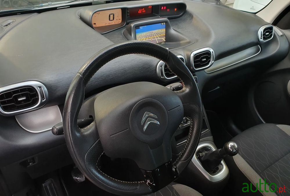 2014' Citroen C3 Picasso photo #2