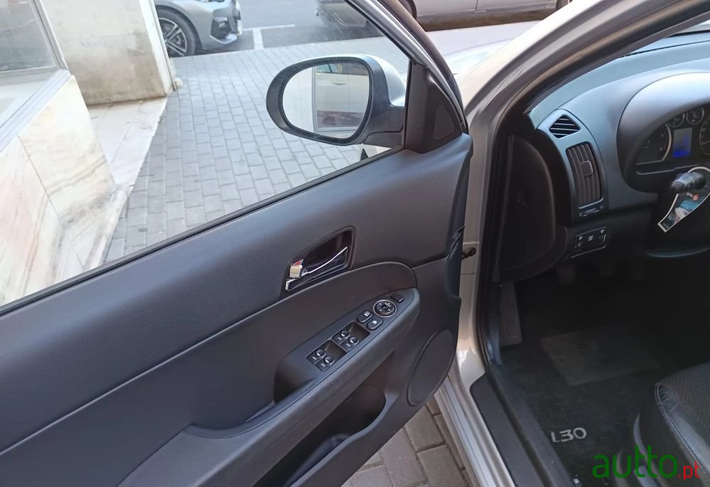 2010' Hyundai i30 Cw photo #5