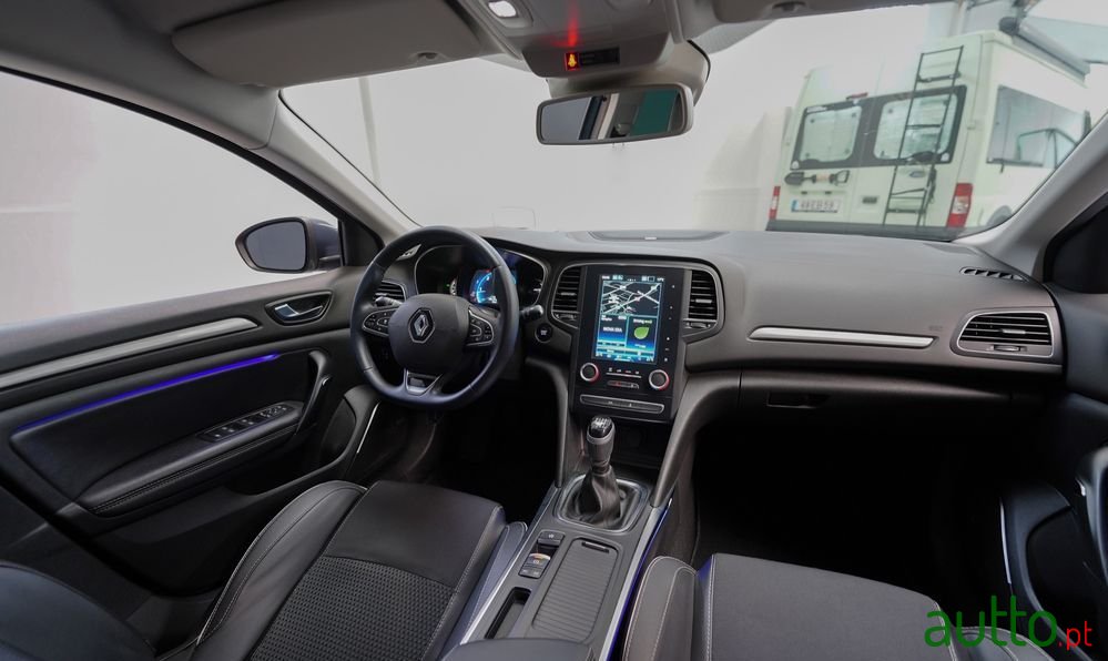 2017' Renault Megane 1.5 Dci Bose Edition photo #2