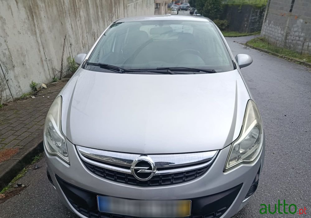 2011' Opel Corsa photo #4