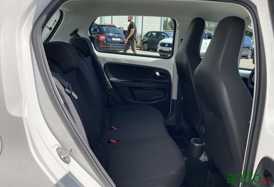 2017' Volkswagen Up photo #4