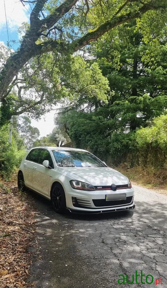 2013' Volkswagen Golf photo #1