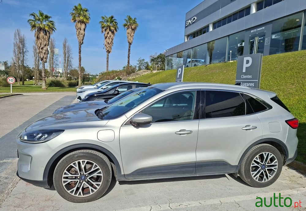 2020' Ford Kuga 2.5 Fhev Titanium photo #4