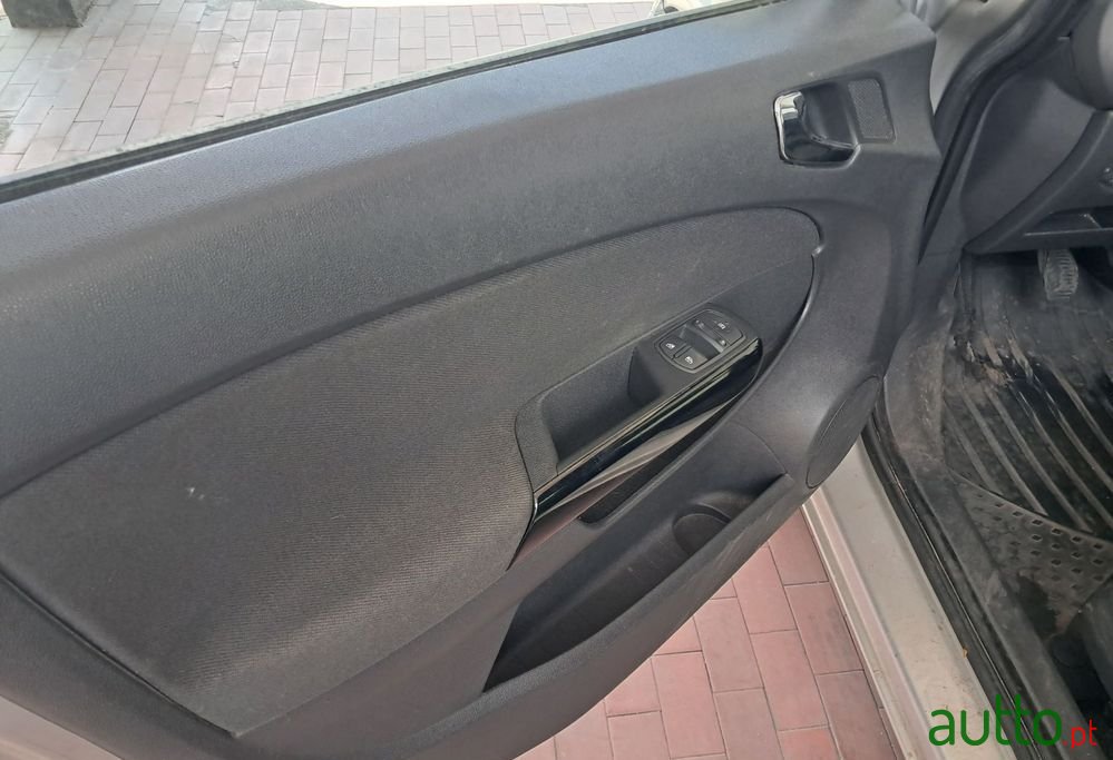 2007' Opel Corsa 1.2 Cmon photo #3
