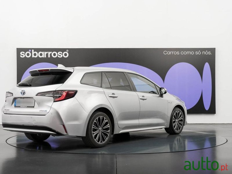 2020' Toyota Corolla Touring Sports photo #5
