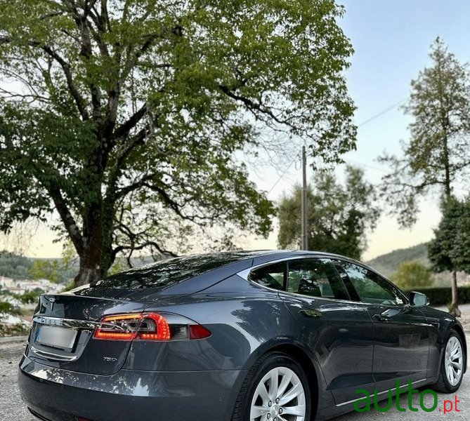 2018' Tesla Model S Standard Range photo #2