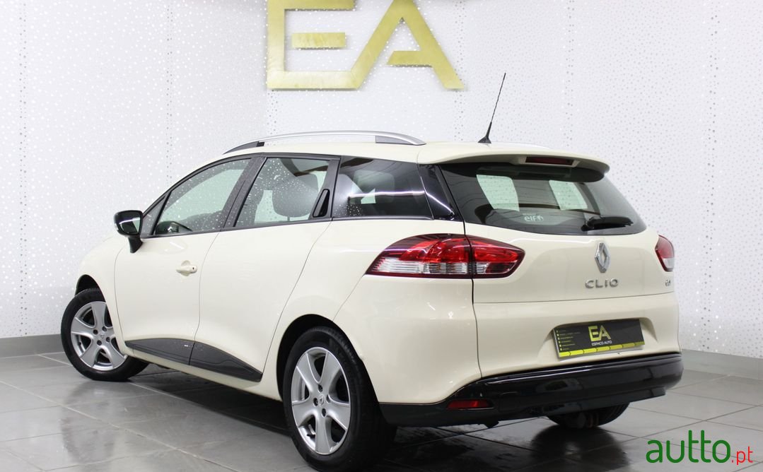 2016' Renault Clio Sport Tourer photo #3