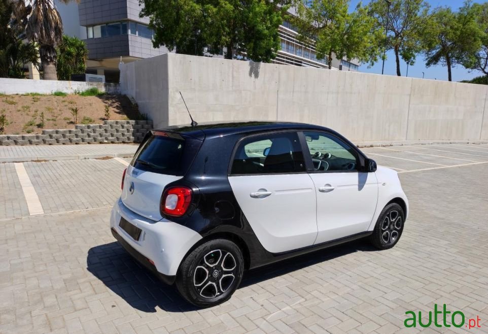 2015' Smart Forfour photo #6