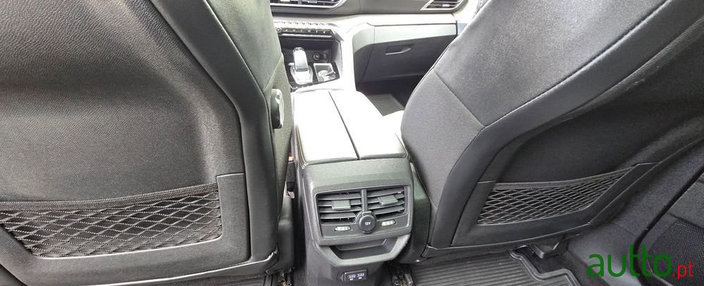 2021' Peugeot 3008 photo #4