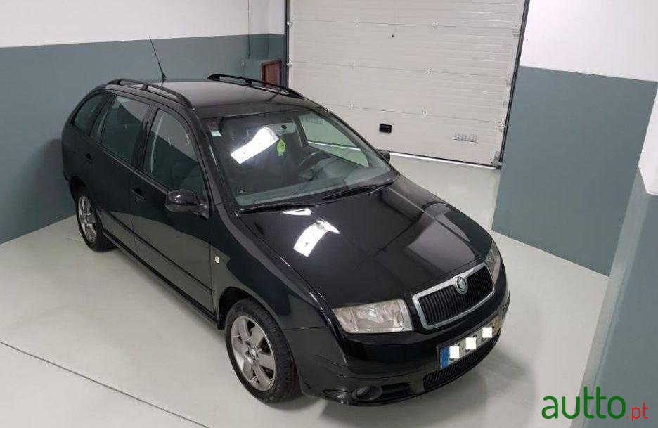 2005' Skoda Fabia Break photo #2